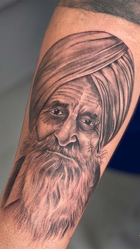 Punjabi Sikh Tattoos on Her Hand Stock Photos Stock Photo - Image of  service, green: 182555202